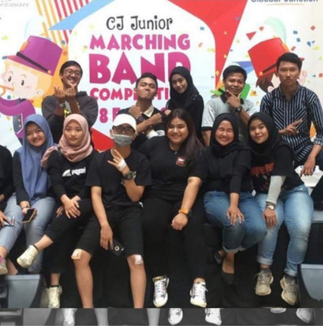 Lomba marching band
